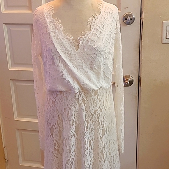 Elegant maternity photo shoot dress♤ white color♤ Vneck size XL - Picture 3 of 9